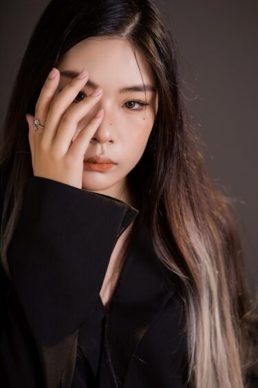 Jia Y. 2