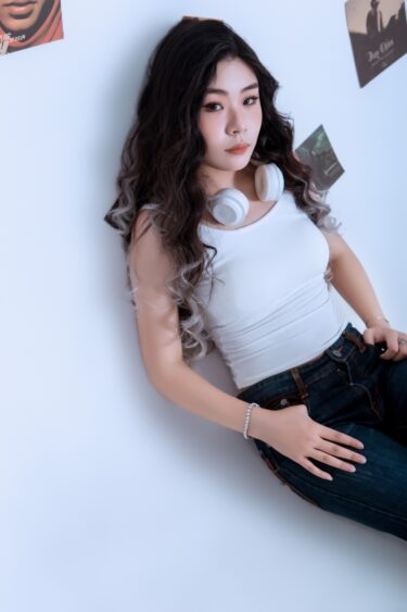 Jia Y. 8