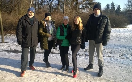 spot społeczny z udziałem pięciu statystów