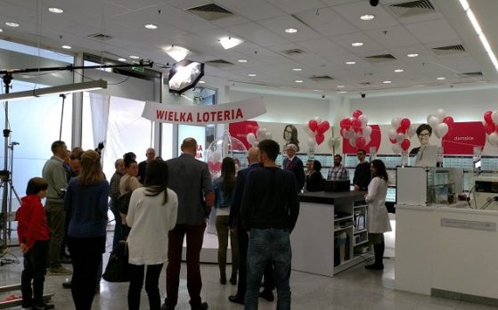 plan zdjęciowy z udziałem 41 statystów