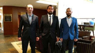 panowie statyści na konferencji