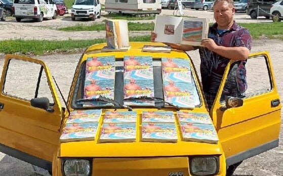 statysta na wystawie podczas promocji albumu we Władysławowie