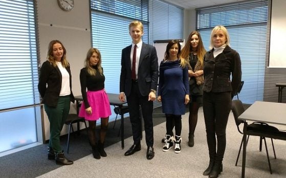 statyści na warsztatach telekomunikacyjnych w Warszawie jako potencjalni klienci
