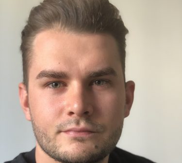 Adrian P. - agencja hostów