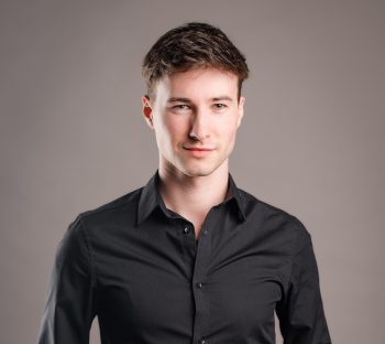 Adam S. - agencja statystów