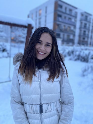Yana K. 9