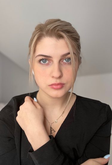Anna H. 7