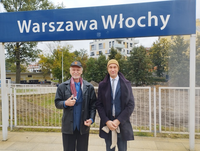 dwóch statystów w filmie korporacyjnym