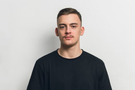Mikołaj J. - agencja statystów