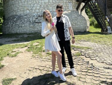 udział modelki w teledysku