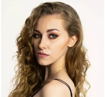Karolina S. - agencja statystów